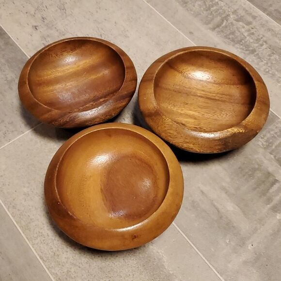 Vintage Set of 3 Wooden Sm Bowls - Picture 1 of 7